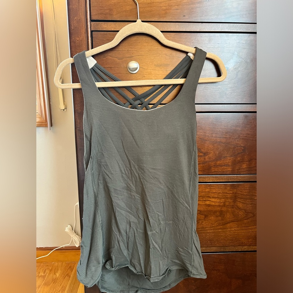 Lululemon tank top with built in sports bra and cups